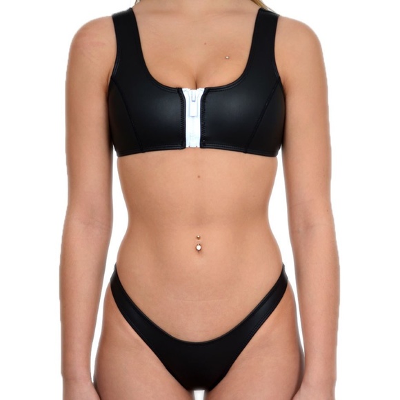 Hoaka Bikini - Picture 1 of 5